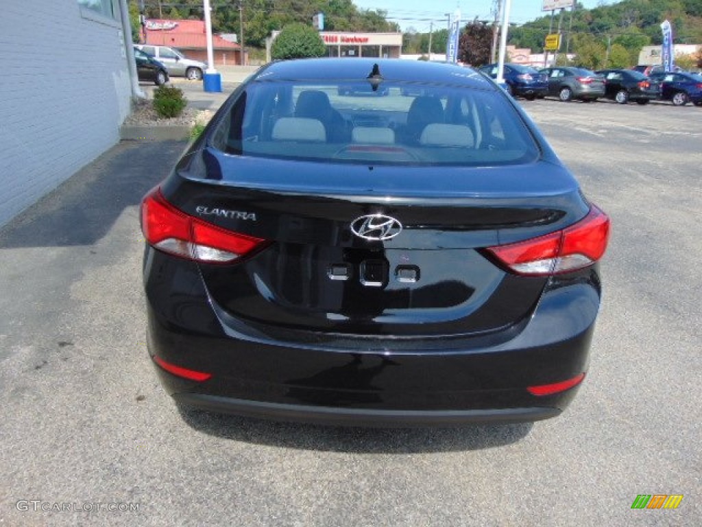 2015 Elantra SE Sedan - Phantom Black / Gray photo #6
