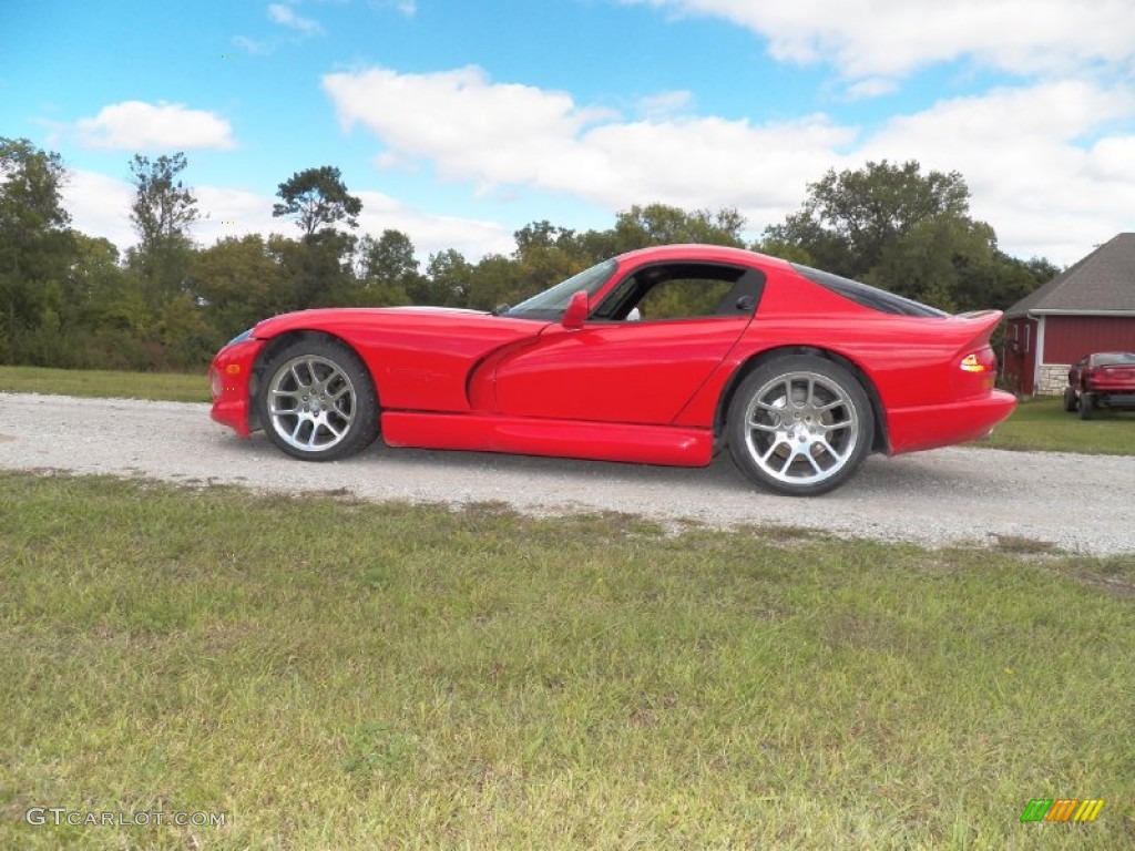 Viper Red 1997 Dodge Viper GTS Exterior Photo #97324797