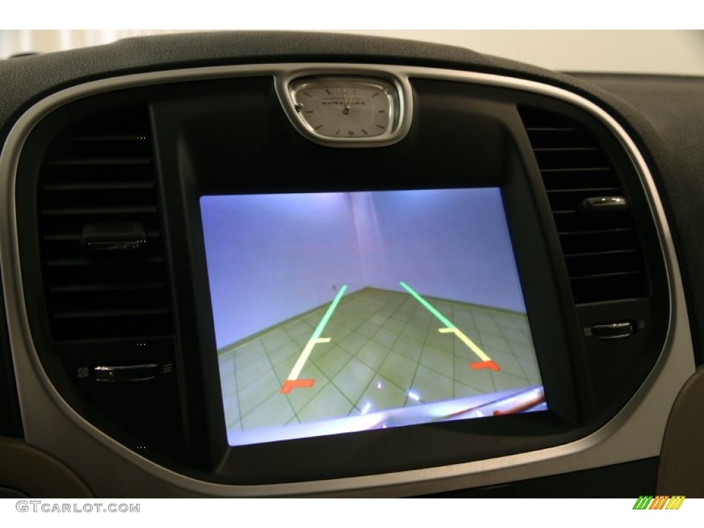 2013 300 AWD - Luxury Brown Pearl / Black/Light Frost Beige photo #21