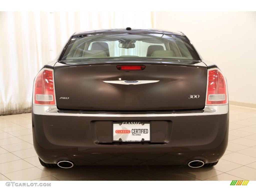 2013 300 AWD - Luxury Brown Pearl / Black/Light Frost Beige photo #31