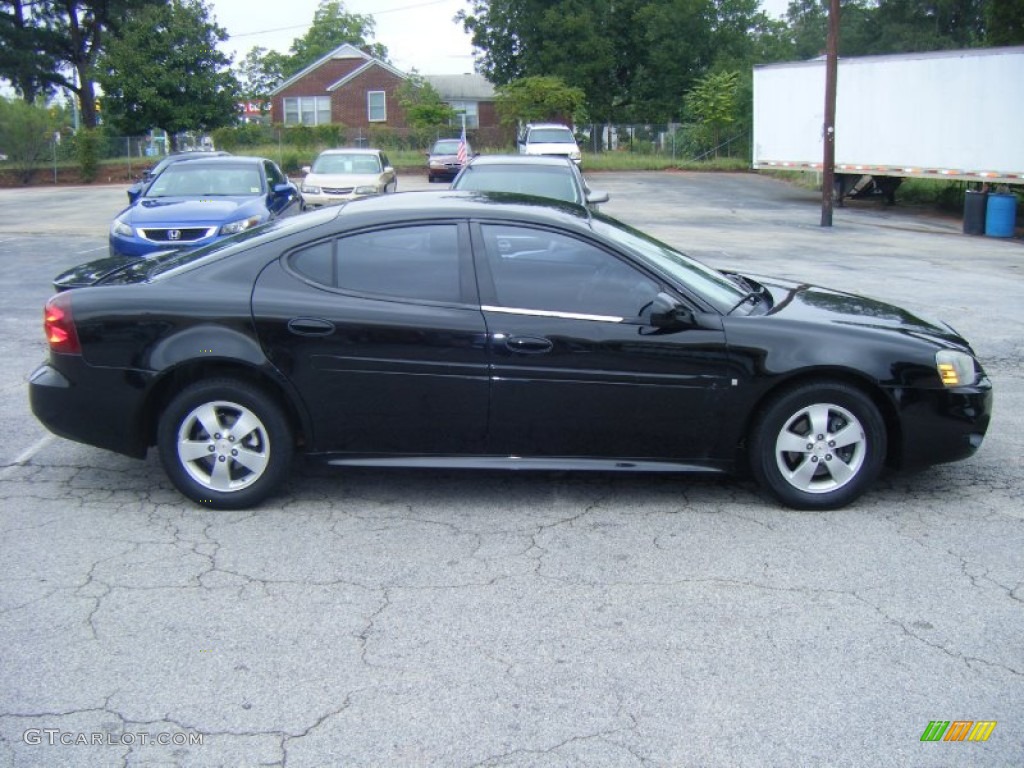 2007 Grand Prix Sedan - Black / Ebony photo #4