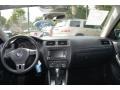 Black - Jetta SE Sedan Photo No. 11