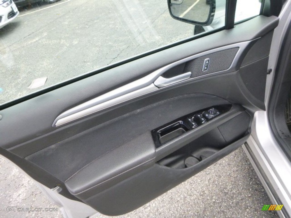 2013 Fusion SE - Ingot Silver Metallic / Charcoal Black photo #11