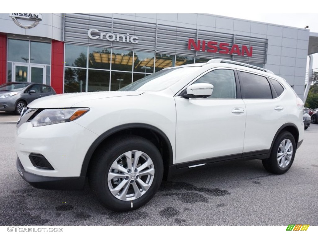 2015 Rogue SV - Pearl White / Almond photo #1