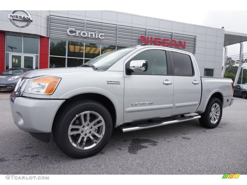 2014 Titan SL Crew Cab - Brilliant Silver / Charcoal photo #1