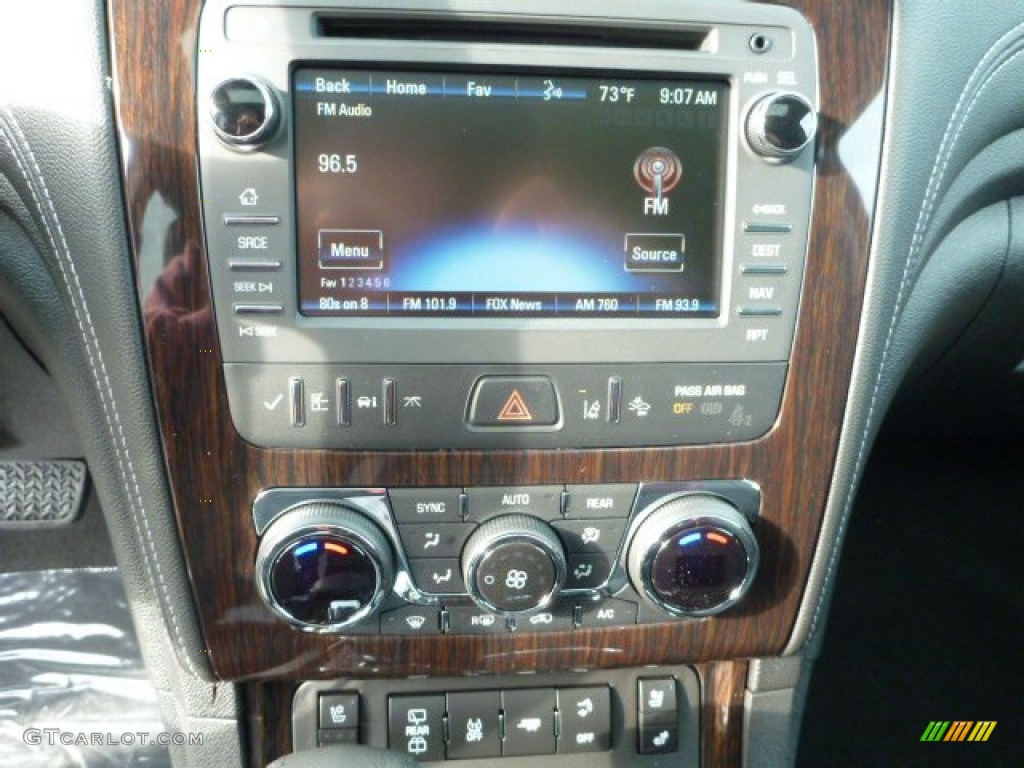 2015 Traverse LTZ - White Diamond Tricoat / Ebony photo #19