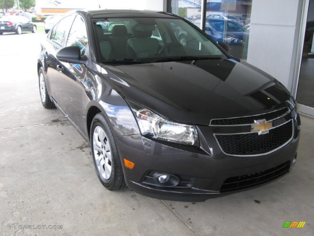 Tungsten Metallic Chevrolet Cruze