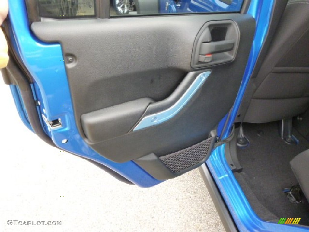 2015 Jeep Wrangler Unlimited Rubicon 4x4 Door Panel Photos