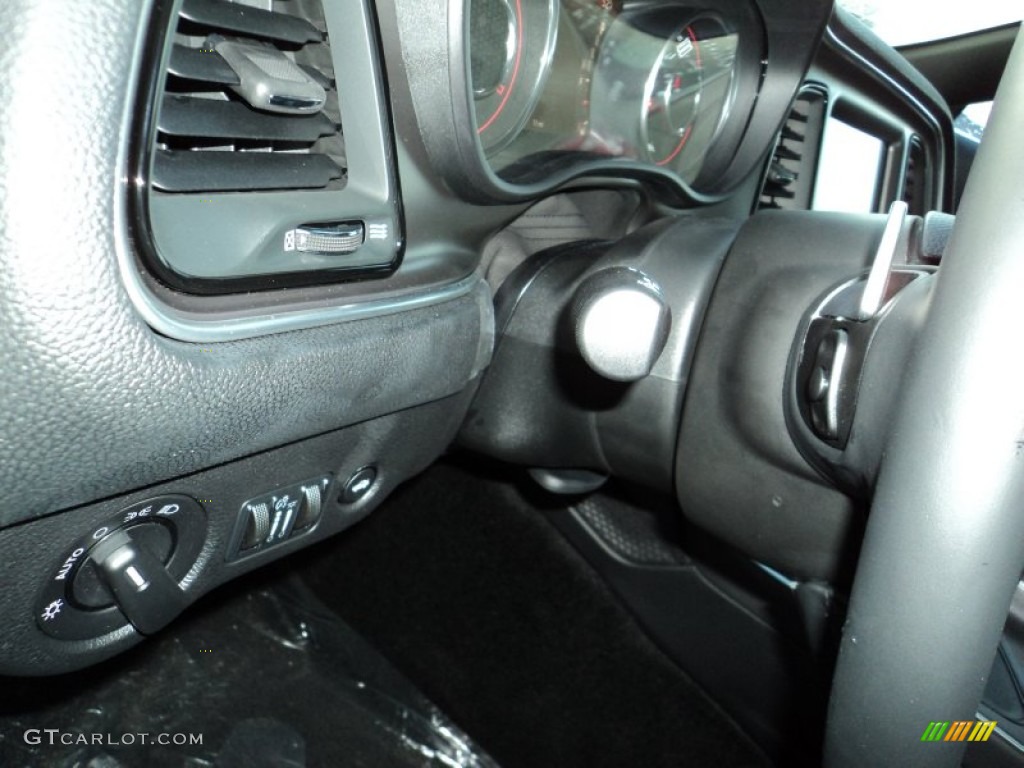 2015 Challenger SXT - Billet Silver Metallic / Black photo #12