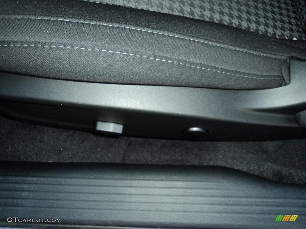 2015 Challenger SXT - Billet Silver Metallic / Black photo #13