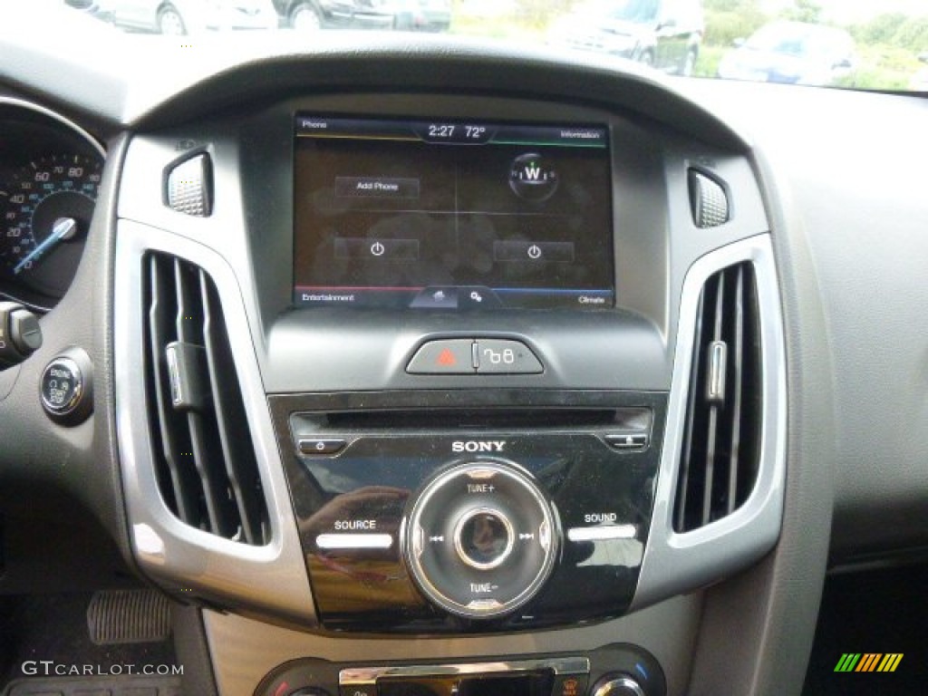 2012 Focus Titanium 5-Door - Red Candy Metallic / Charcoal Black Leather photo #18