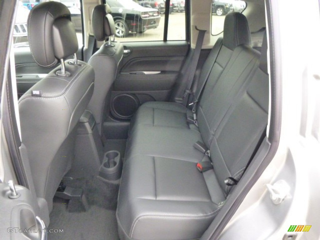 2015 Jeep Compass High Altitude Rear Seat Photo #97349601