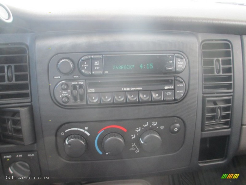 2003 Dakota SLT Quad Cab 4x4 - Atlantic Blue Pearlcoat / Dark Slate Gray photo #20