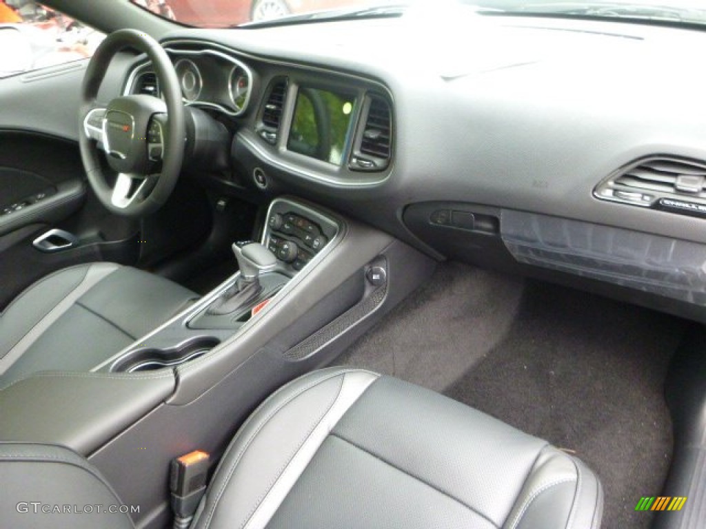2015 Challenger SXT Plus - Billet Silver Metallic / Black photo #11