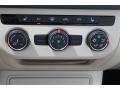 Pure White - Tiguan SE Photo No. 15