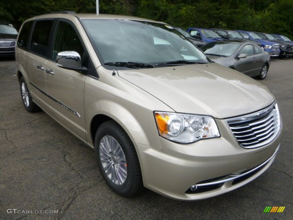 Cashmere/Sandstone Pearl 2015 Chrysler Town & Country Limited Platinum Exterior Photo #97355991