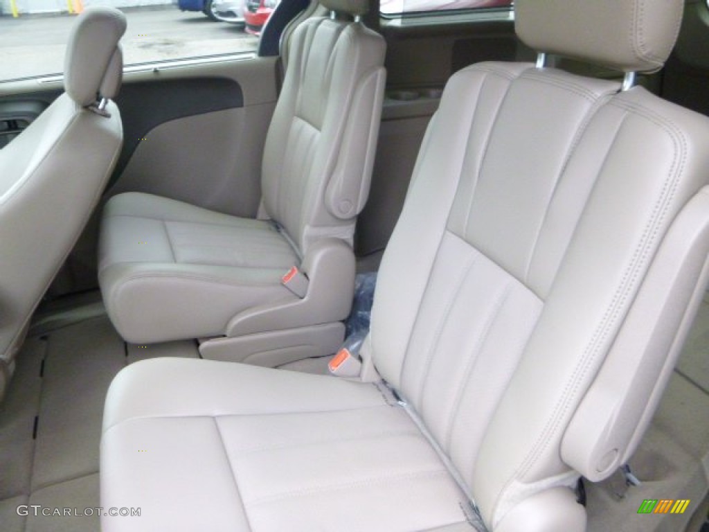 2015 Chrysler Town & Country Limited Platinum Rear Seat Photo #97356027