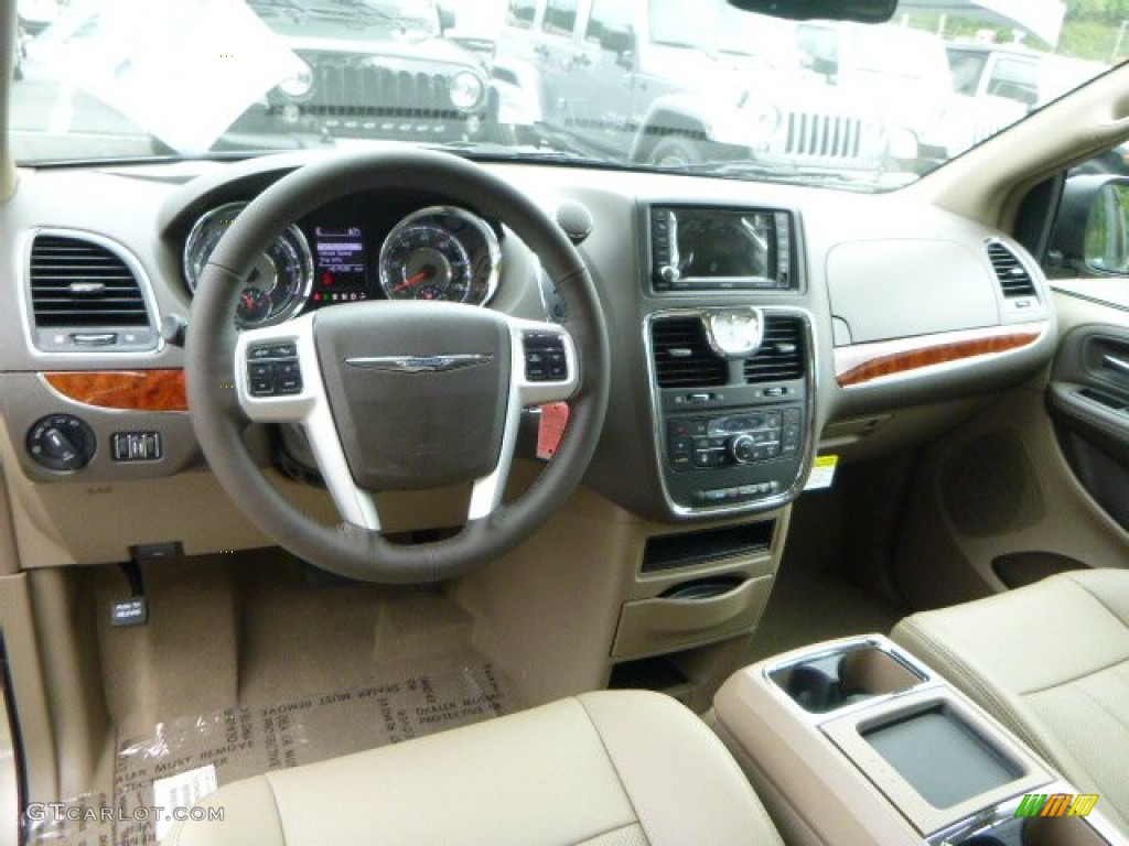 Dark Frost Beige/Medium Frost Beige Interior 2015 Chrysler Town & Country Limited Platinum Photo #97356045