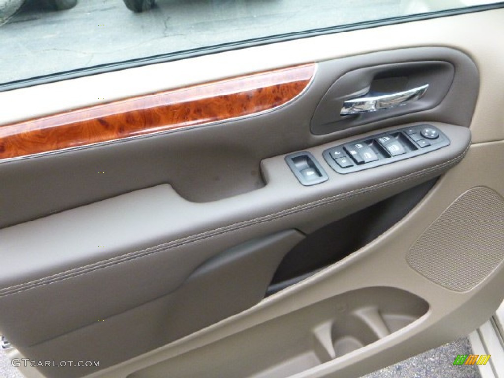 2015 Chrysler Town & Country Limited Platinum Dark Frost Beige/Medium Frost Beige Door Panel Photo #97356057