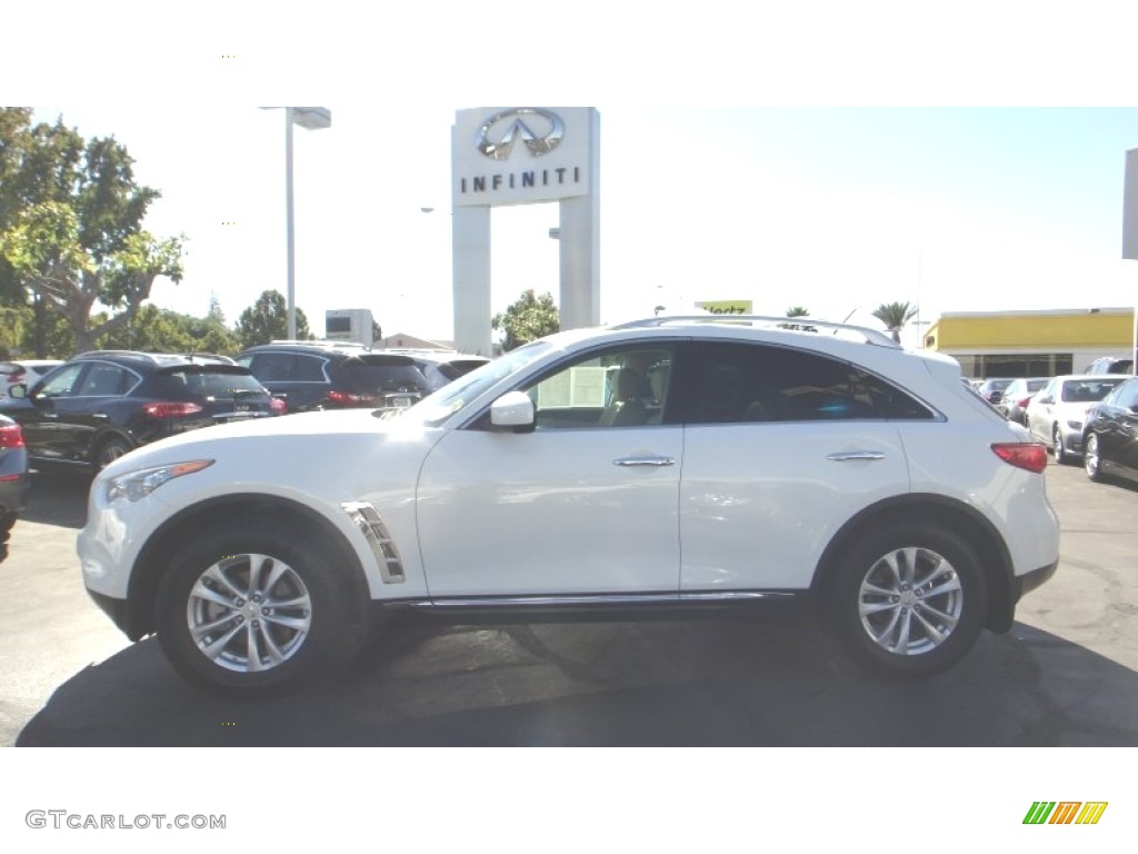 Moonlight White Infiniti FX