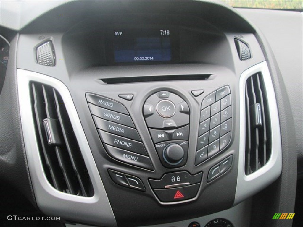 2014 Focus SE Sedan - Sterling Gray / Charcoal Black photo #20