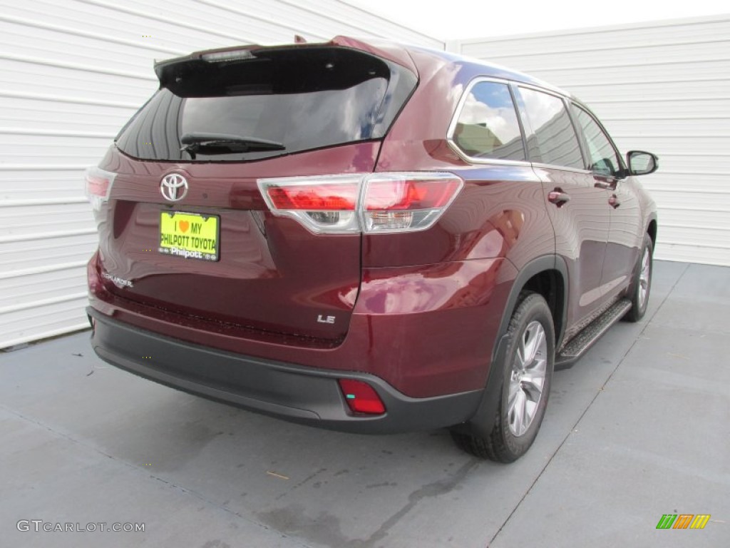 2015 Highlander LE - Ooh La La Rouge Mica / Black photo #4