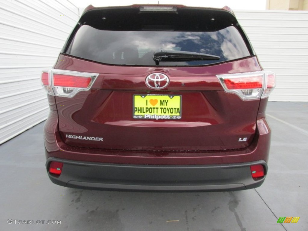 2015 Highlander LE - Ooh La La Rouge Mica / Black photo #5