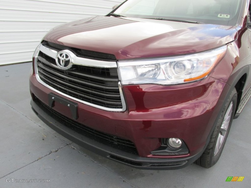 2015 Highlander LE - Ooh La La Rouge Mica / Black photo #10