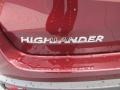 2015 Toyota Highlander LE Badge and Logo Photo
