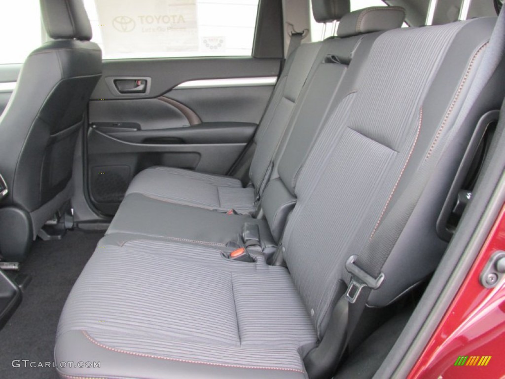 2015 Toyota Highlander LE Rear Seat Photo #97371318