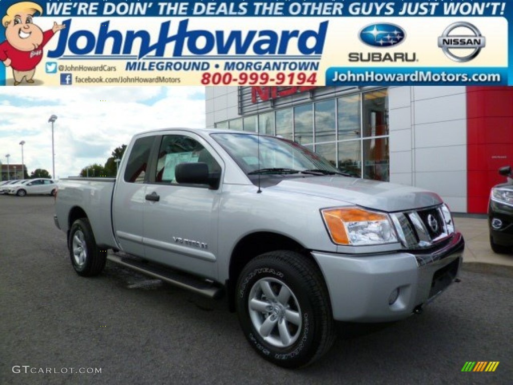 2014 Titan SV King Cab 4x4 - Brilliant Silver / Charcoal photo #1