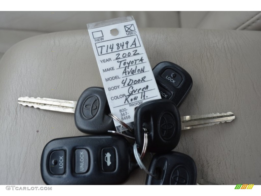 2002 Toyota Avalon XLS Keys Photos