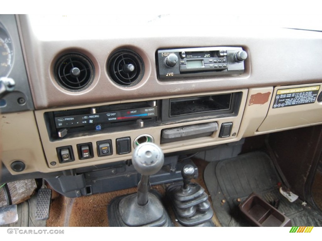 1984 Toyota Land Cruiser FJ60 Dashboard Photos
