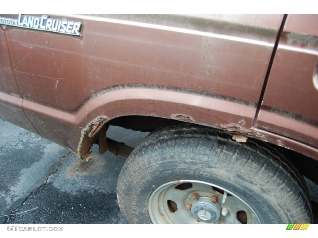 1984 Toyota Land Cruiser FJ60 Marks and Logos Photo #97387071