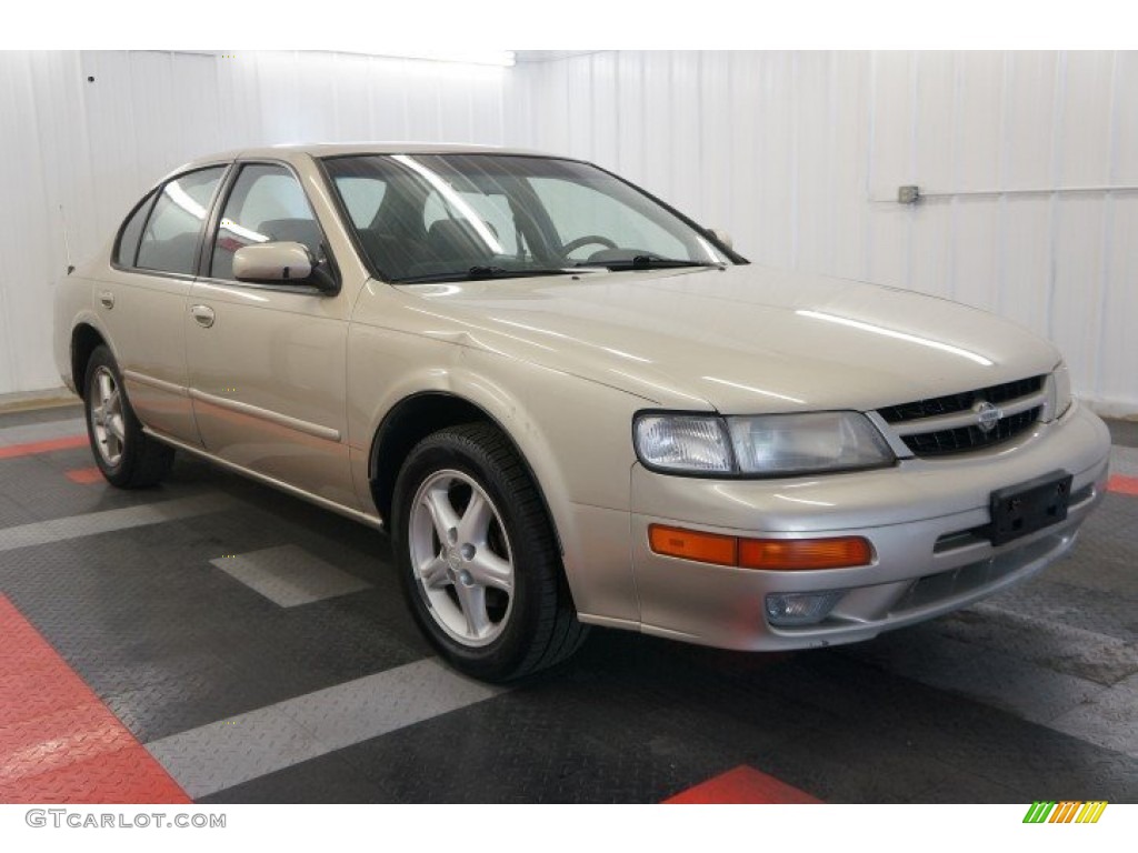 1999 Maxima SE - Sunlit Sand Metallic / Beige photo #5