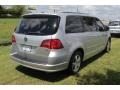 2011 Mercury Silver Metallic Volkswagen Routan SE  photo #9