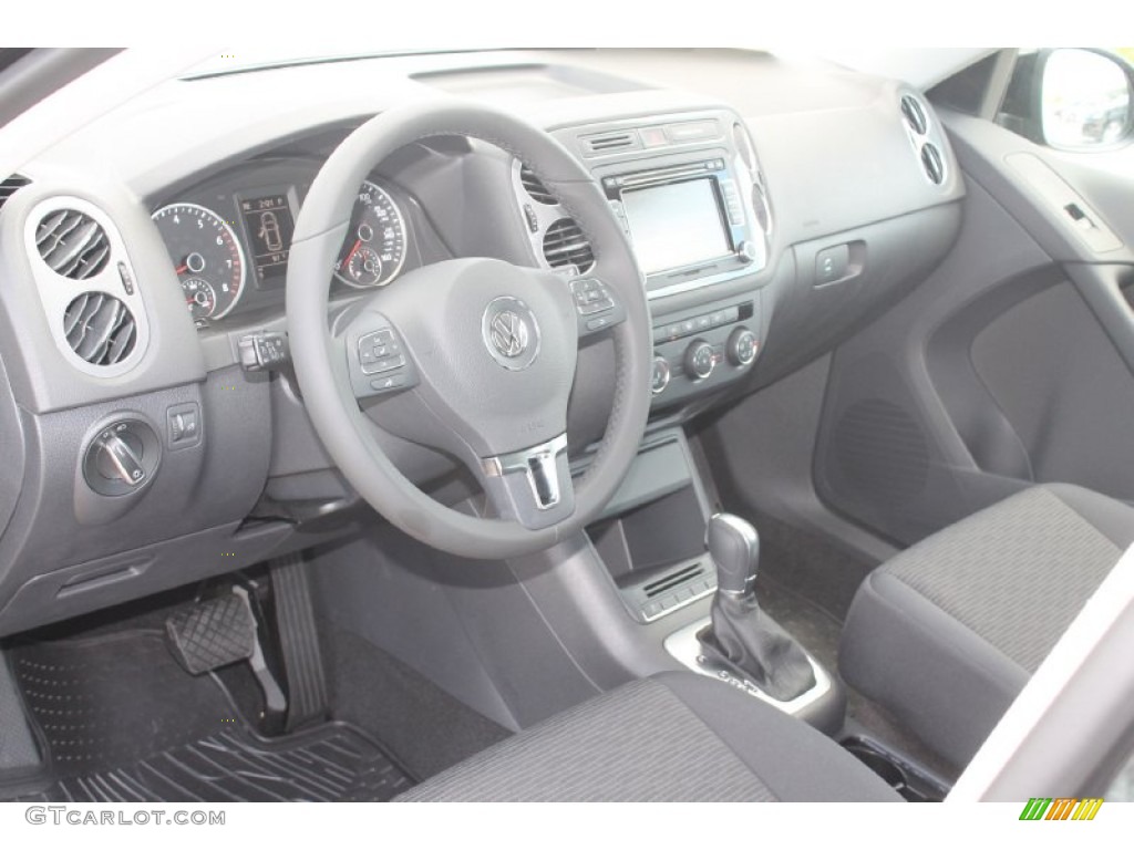 Charcoal Interior 2015 Volkswagen Tiguan S Photo #97391502