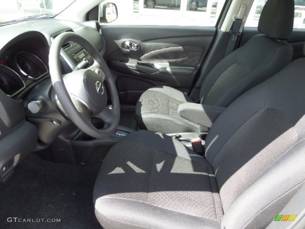 2013 Versa 1.6 SV Sedan - Magnetic Gray / Charcoal photo #11