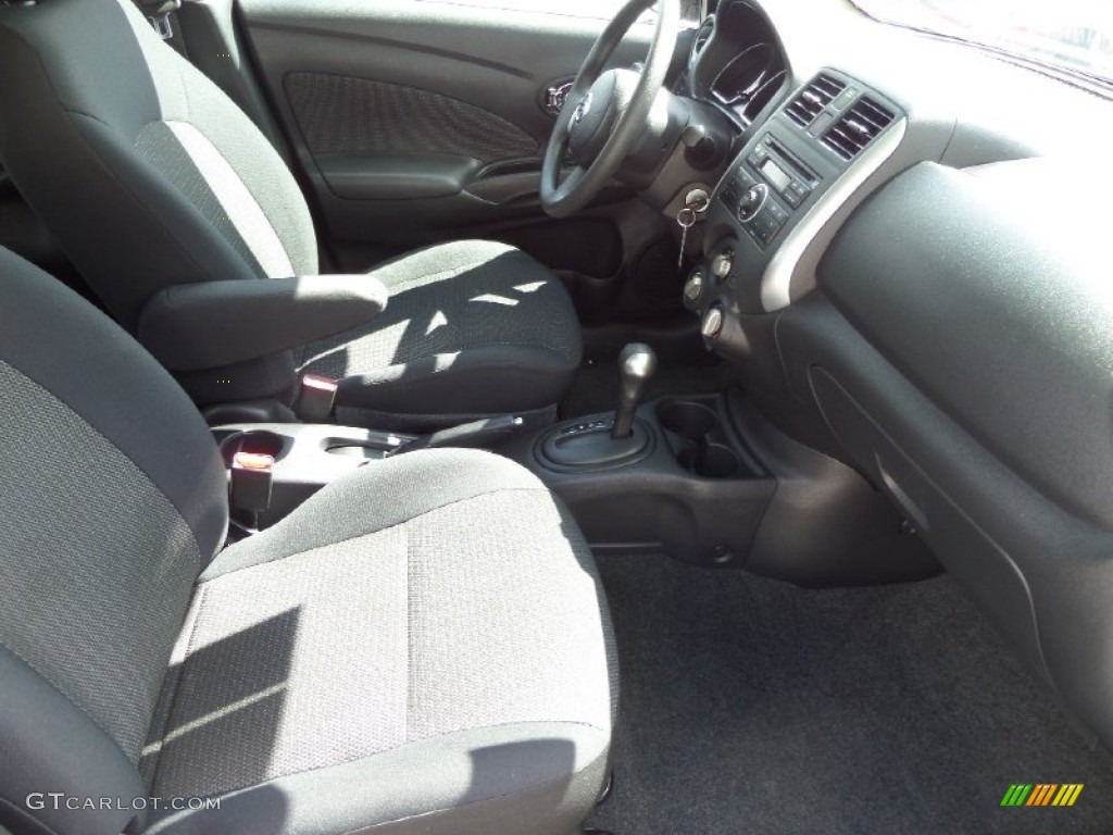 2013 Versa 1.6 SV Sedan - Magnetic Gray / Charcoal photo #13