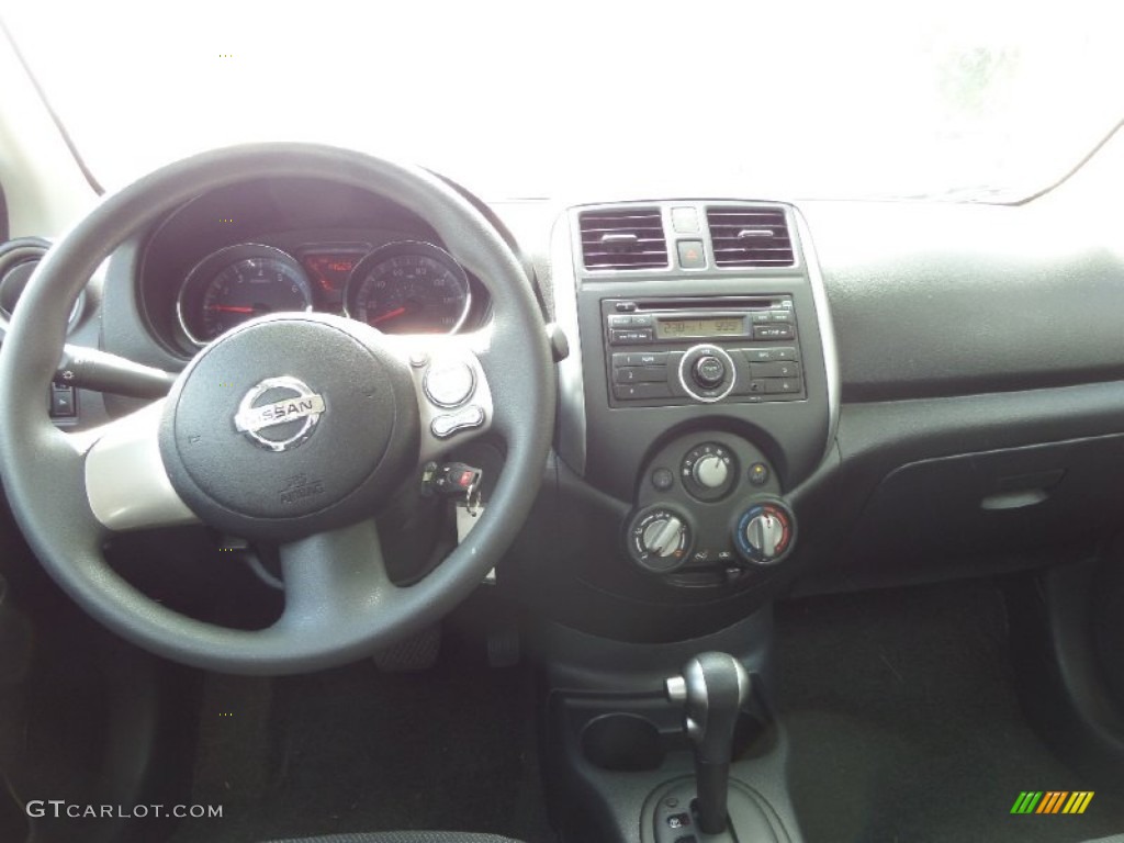 2013 Versa 1.6 SV Sedan - Magnetic Gray / Charcoal photo #15