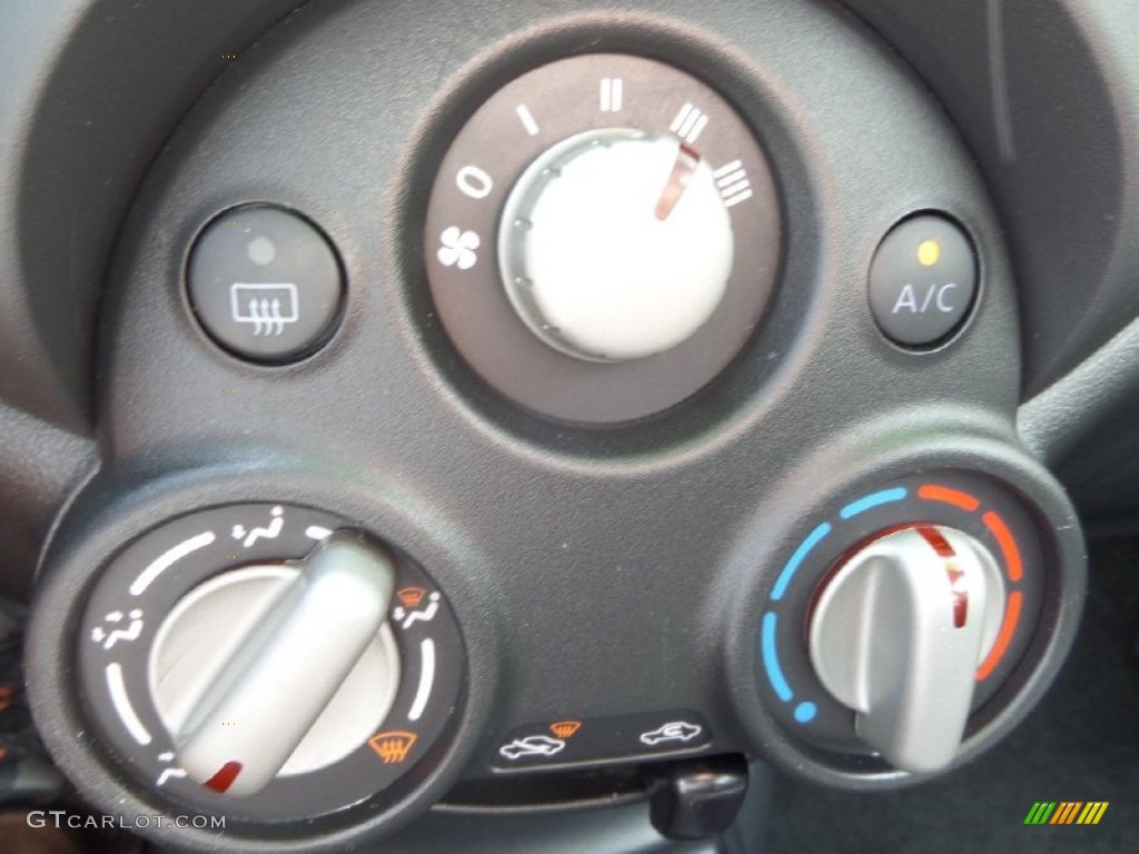 2013 Versa 1.6 SV Sedan - Magnetic Gray / Charcoal photo #19