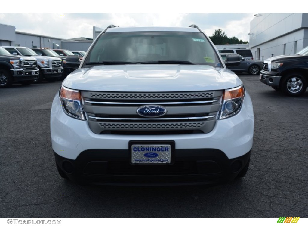 2015 Explorer FWD - Oxford White / Medium Light Stone photo #4
