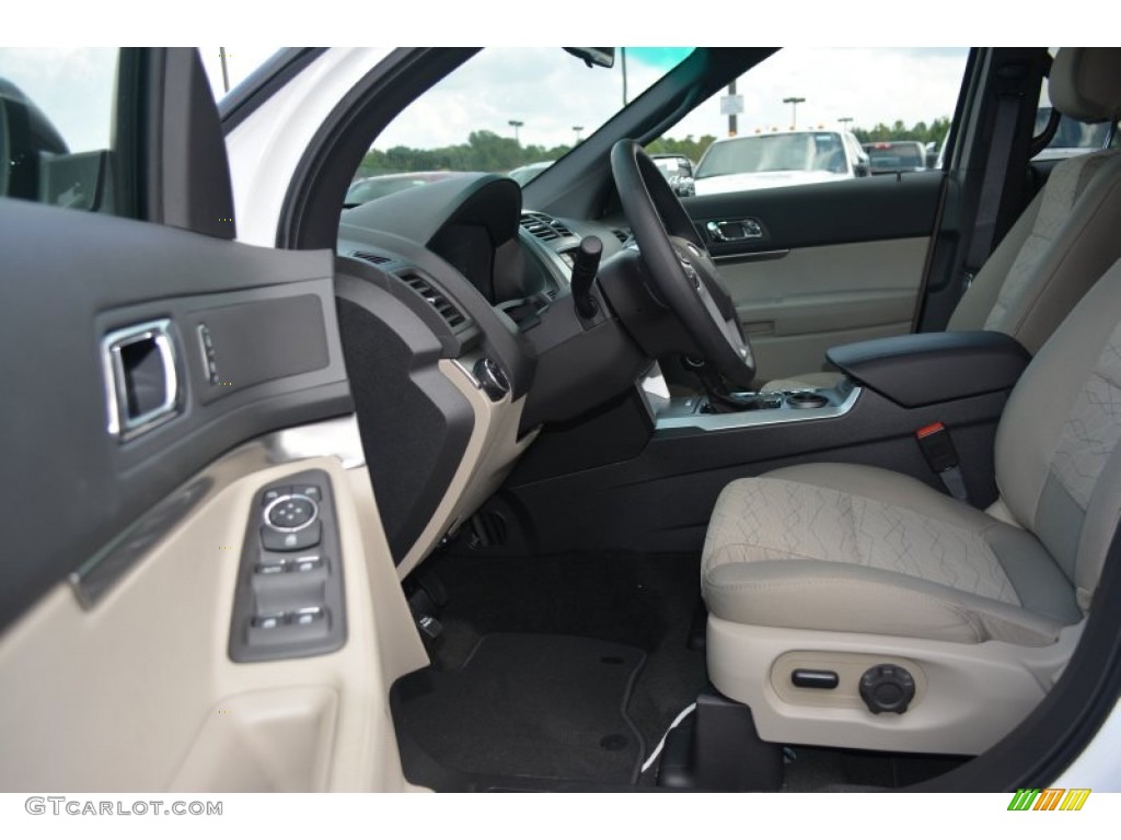 2015 Explorer FWD - Oxford White / Medium Light Stone photo #6