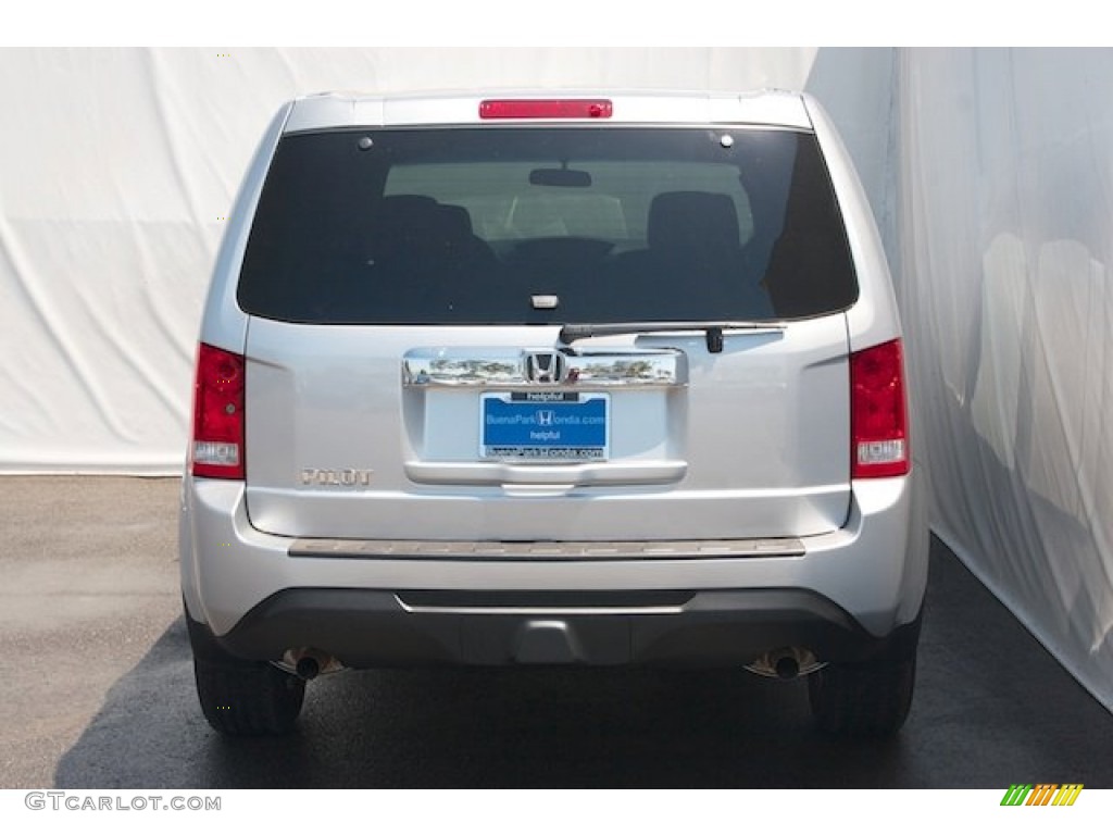 2015 Pilot LX - Alabaster Silver Metallic / Gray photo #6