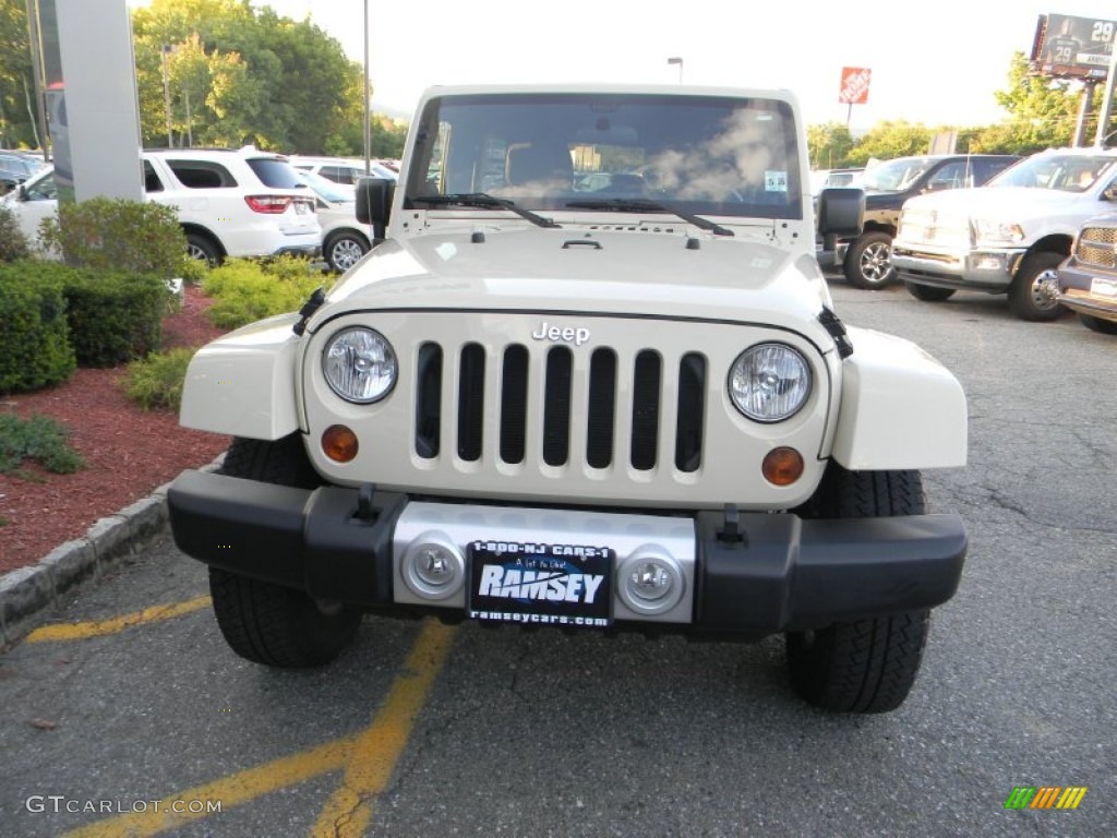 2011 Wrangler Unlimited Sahara 4x4 - Sahara Tan / Black/Dark Saddle photo #2