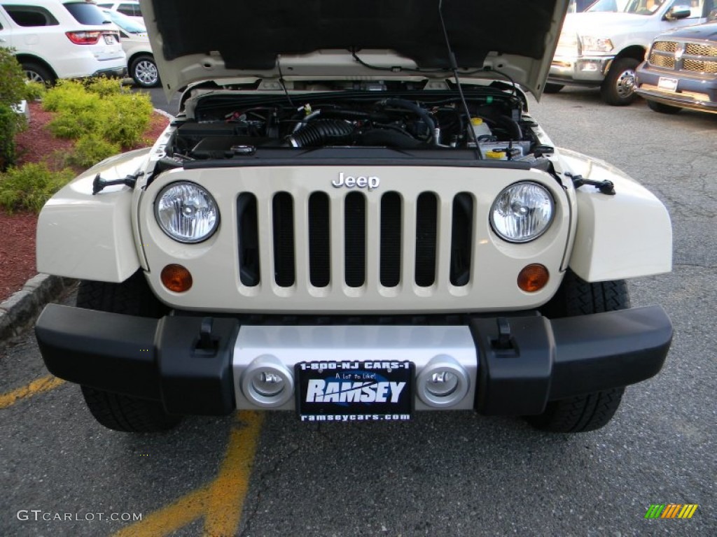 2011 Wrangler Unlimited Sahara 4x4 - Sahara Tan / Black/Dark Saddle photo #3