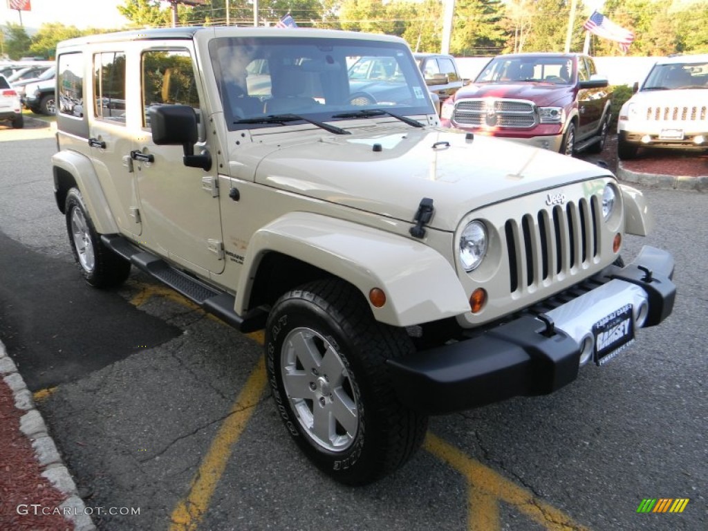 2011 Wrangler Unlimited Sahara 4x4 - Sahara Tan / Black/Dark Saddle photo #4