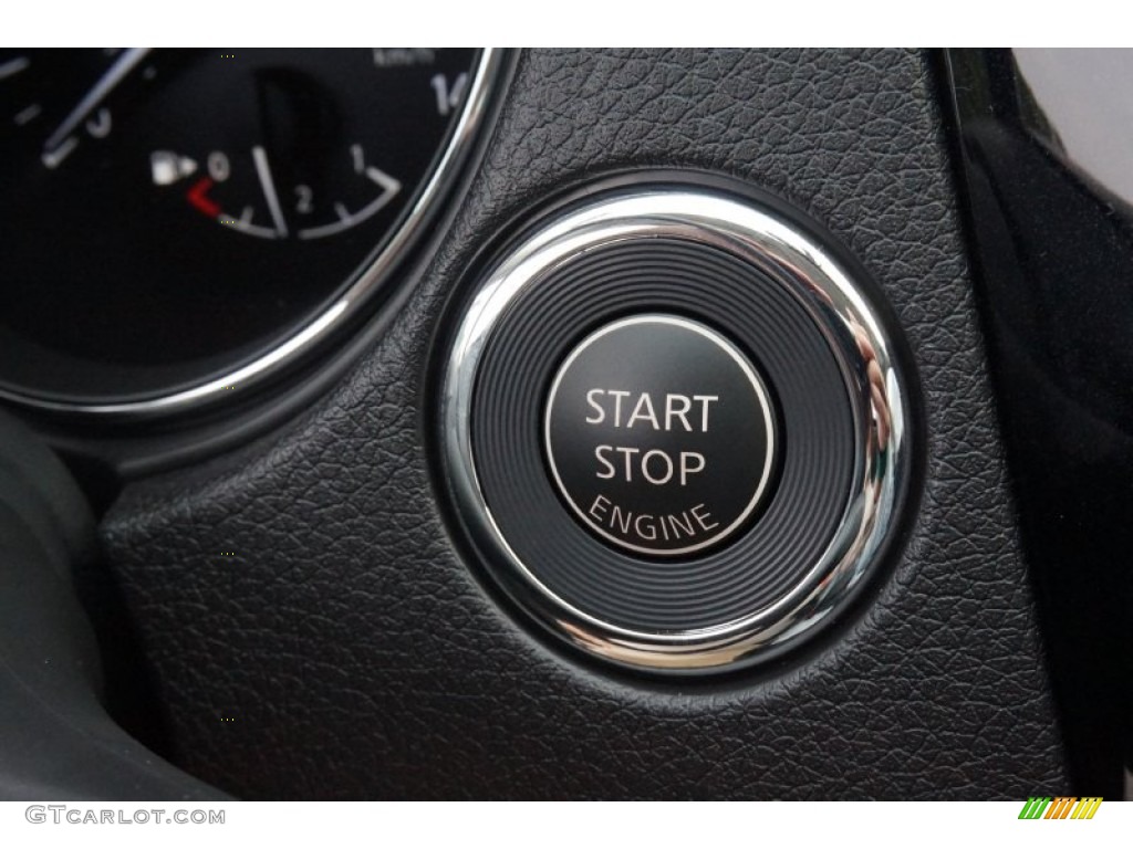 2015 Nissan Rogue SL Controls Photos