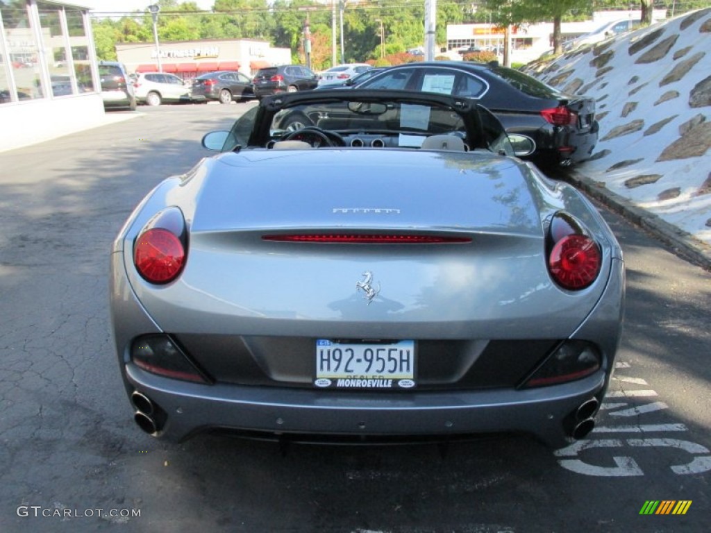 2010 California  - Grigio Silverstone (Dark Grey Metallic) / Charcoal photo #5