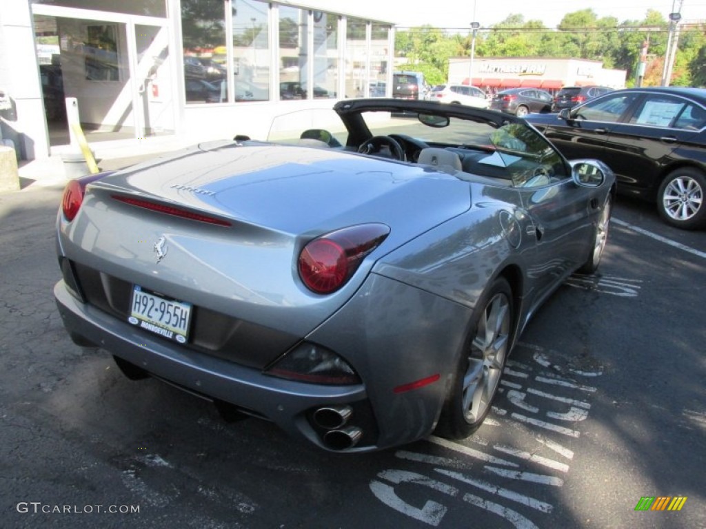 2010 California  - Grigio Silverstone (Dark Grey Metallic) / Charcoal photo #6